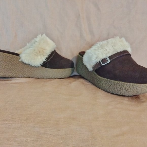 Yellow Box shoes/Clog Women upper Leather, Fur Trim CHOW 8 M NWOB - Picture 3 of 9